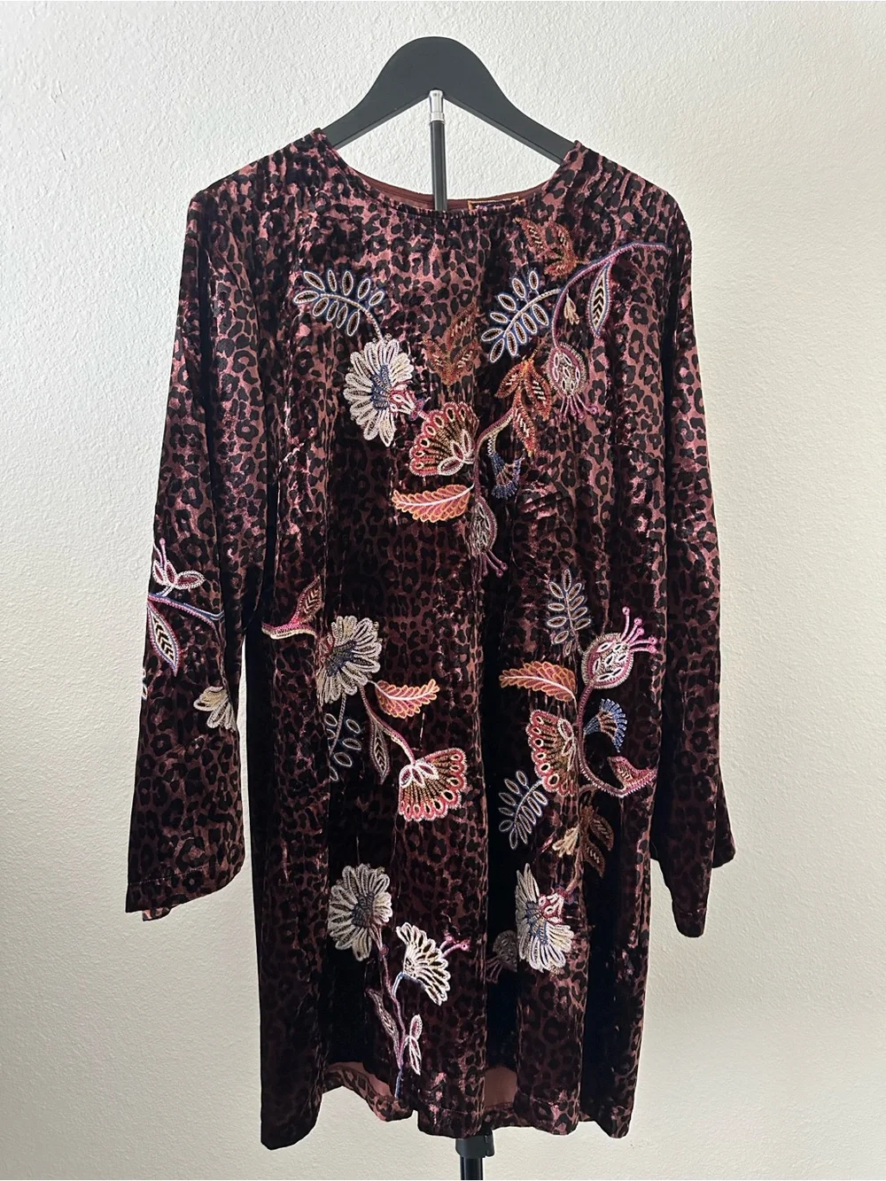 Johnny Was GINEVA Kimono Sleeve Embroidered Velvet Shift Leopard Dress Med NEW